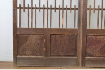 アンティーク建具　レトロ　腰板ケヤキ材　和を感じるデザインのガラス戸2枚セット(玄関戸、引き戸)(R-037031)