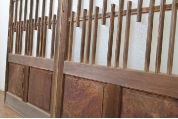 アンティーク建具　レトロ　腰板ケヤキ材　和を感じるデザインのガラス戸2枚セット(玄関戸、引き戸)(R-037031)