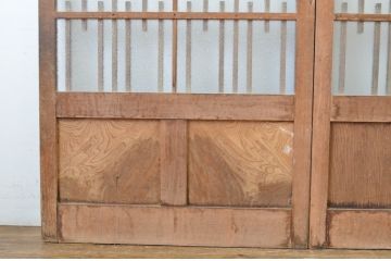 アンティーク建具　レトロ　腰板ケヤキ材　和を感じるデザインのガラス戸2枚セット(玄関戸、引き戸)(R-037031)