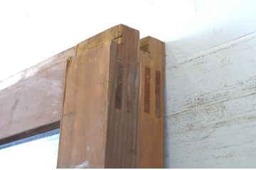 アンティーク建具　レトロ　腰板ケヤキ材　和を感じるデザインのガラス戸2枚セット(玄関戸、引き戸)(R-037031)