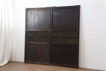 アンティーク建具　木の味わいが魅力的な格子帯戸2枚セット(板戸、引き戸)(R-037032)