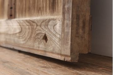 アンティーク建具　和製アンティーク　総ケヤキ材　風格漂う格子蔵戸(玄関戸、引き戸)(R-037035)