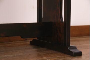 中古　神居民芸家具　西洋的なデザインが上品な4人掛けダイニングテーブル(食卓、机)(R-037037)