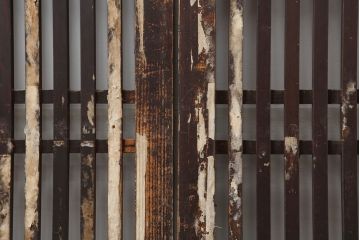 アンティーク建具　和モダンにもおすすめな格子帯戸2枚セット(板戸、引き戸)(R-037040)