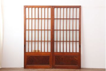 アンティーク建具　昭和初期　腰板ケヤキ材　和の雰囲気を演出するガラス戸2枚セット(引き戸、建具、玄関戸)(R-037048)