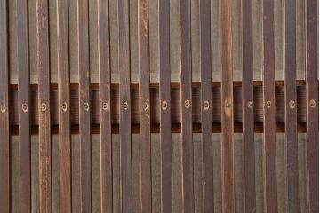 アンティーク建具　昭和初期　裏障子付き!　上質な和の空間づくりにおすすめの格子戸2枚セット(引き戸、建具)(R-037049)