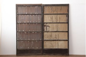 アンティーク建具　大正昭和初期　縦桟が品のある雰囲気を醸し出す格子戸2枚セット(建具、引き戸)(R-037060)