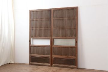 アンティーク建具　腰板ケヤキ材　裏ガラス入り　上手物!和モダンスタイルにおすすめな格子戸2枚セット(ガラス帯戸、建具、引き戸)(R-037061)