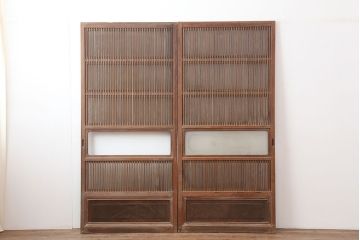 アンティーク建具　腰板ケヤキ材　裏ガラス入り　上手物!和モダンスタイルにおすすめな格子戸2枚セット(ガラス帯戸、建具、引き戸)(R-037061)