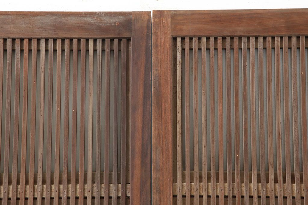 アンティーク建具　腰板ケヤキ材　裏ガラス入り　上手物!和モダンスタイルにおすすめな格子戸2枚セット(ガラス帯戸、建具、引き戸)(R-037061)