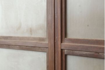 アンティーク建具　腰板ケヤキ材　裏ガラス入り　上手物!和モダンスタイルにおすすめな格子戸2枚セット(ガラス帯戸、建具、引き戸)(R-037061)