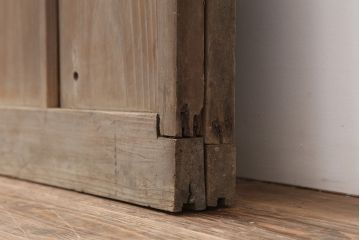 アンティーク建具　鉄格子入りが珍しいレトロなガラス戸2枚セット(引き戸、建具)(R-037070)