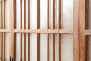 アンティーク建具　昭和初期　腰板ケヤキ材　上手物!レトロな雰囲気漂うガラス戸3枚セット(建具、引き戸)(R-037076)