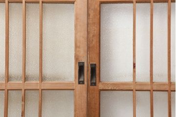 アンティーク建具　昭和初期　腰板ケヤキ材　上手物!レトロな雰囲気漂うガラス戸3枚セット(建具、引き戸)(R-037076)