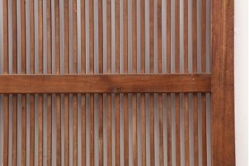 アンティーク建具　腰板ケヤキ材　上質な和の空間づくりにおすすめな格子戸2枚セット(建具、引き戸)(R-037080)