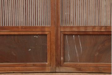 アンティーク建具　腰板ケヤキ材　上質な和の空間づくりにおすすめな格子戸2枚セット(建具、引き戸)(R-037080)