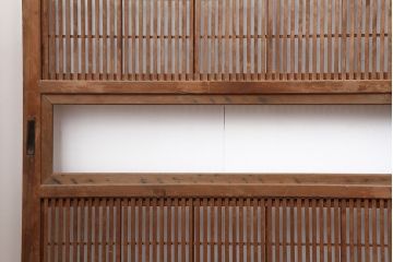 アンティーク建具　和製アンティーク　昭和中期　腰板ケヤキ材　裏障子付き!上品な和の空間づくりにおすすめな格子戸4枚セット(建具、引き戸)(R-037094)
