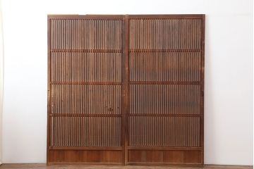 アンティーク建具　昭和初期　裏障子付き　縦桟が上品な雰囲気を醸し出す格子戸2枚セット(建具、引き戸)(R-037095)