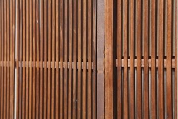 アンティーク建具　昭和初期　裏障子付き　縦桟が上品な雰囲気を醸し出す格子戸2枚セット(建具、引き戸)(R-037095)