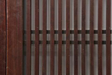 アンティーク建具　和モダンにもおすすめな格子帯戸2枚セット(板戸、引き戸)(R-037098)