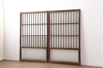 アンティーク建具　和製アンティーク　昭和初期　シンプルさが魅力の引き戸2枚セット(窓、建具)(R-037111)