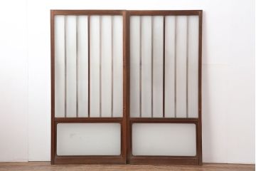 アンティーク建具　和製アンティーク　大正期　縦桟が入ったシンプルな木製フレームのガラス戸2枚セット(窓、引き戸)(R-037121)