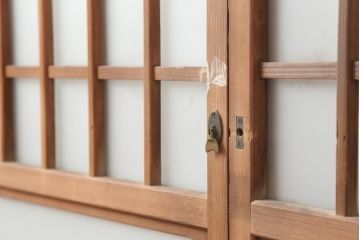 レトロ建具　昭和レトロ　昭和初期　懐かしい雰囲気のガラス戸2枚セット(窓、引き戸)(R-037123)