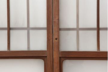 レトロ建具　昭和レトロ　昭和初期　懐かしい雰囲気のガラス戸2枚セット(窓、引き戸)(R-037123)