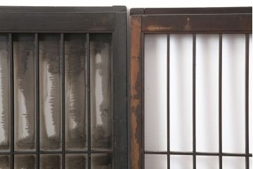 レトロ建具　昭和レトロ　昭和初期　帯ガラス入り格子戸2枚セット(窓、引き戸)(R-037126)