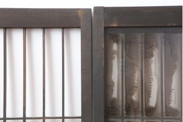 レトロ建具　昭和レトロ　昭和初期　帯ガラス入り格子戸2枚セット(窓、引き戸)(R-037126)