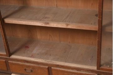 アンティーク家具　昭和初期　シンプルレトロなリビングボード(飾り棚、戸棚、収納棚)(R-037130)