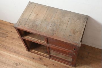 アンティーク家具　昭和初期　組子入り　前面ヒノキ材・欅(ケヤキ)材　和レトロな雰囲気が魅力の戸棚(関東水屋箪笥、水屋箪笥、収納箪笥、収納棚)(R-037135)