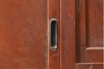 アンティーク家具　昭和初期　組子入り　前面ヒノキ材・欅(ケヤキ)材　和レトロな雰囲気が魅力の収納箪笥(関東水屋箪笥、水屋箪笥、キャビネット、収納棚)(R-037136)