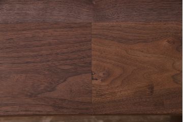 中古　ウォールナット天板　脚付きリメイク　シンプルで取り入れやすいセンターテーブル・小(ローテーブル)(R-037139)