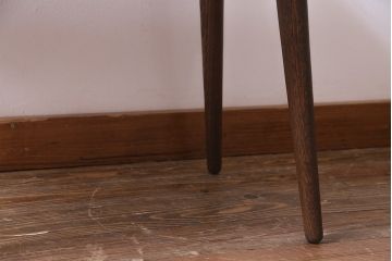 中古　ウォールナット天板　脚付きリメイク　シンプルで取り入れやすいセンターテーブル・小(ローテーブル)(R-037139)