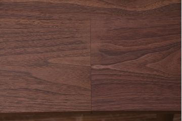 中古　ウォールナット天板　脚付きリメイク　シンプルで取り入れやすいセンターテーブル・大(ローテーブル)(R-037140)