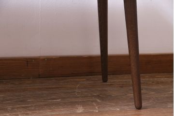 中古　ウォールナット天板　脚付きリメイク　シンプルで取り入れやすいセンターテーブル・大(ローテーブル)(R-037140)