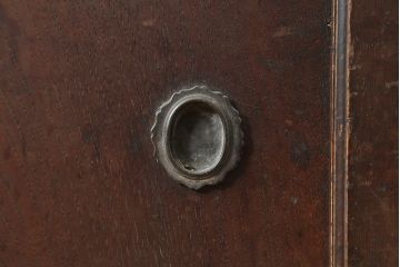 アンティーク家具　前面ケヤキ材・ヒノキ材　和の雰囲気盛り上げる重ね水屋箪笥(R-037146)