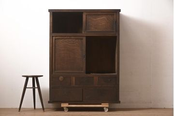 アンティーク家具　前面ケヤキ材　ダイナミックな杢目が魅力の収納箪笥(関東水屋箪笥、キャビネット、収納棚)(R-037151)