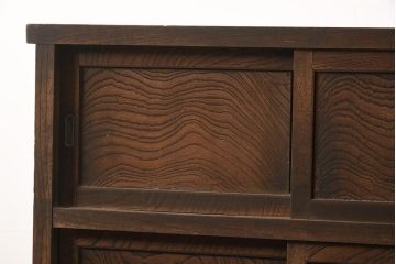 アンティーク家具　前面ケヤキ材　ダイナミックな杢目が魅力の収納箪笥(関東水屋箪笥、キャビネット、収納棚)(R-037151)