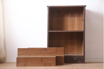 アンティーク家具　大正昭和初期　段差付きの棚がディスプレイに活躍するキャビネット(収納棚、飾り棚)(R-037154)