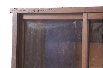 アンティーク家具　大正昭和初期　段差付きの棚がディスプレイに活躍するキャビネット(収納棚、飾り棚)(R-037154)