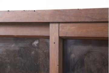 アンティーク家具　大正昭和初期　段差付きの棚がディスプレイに活躍するキャビネット(収納棚、飾り棚)(R-037154)