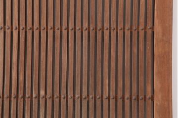 アンティーク建具　和製アンティーク　総ケヤキ材　風格漂う格子蔵戸(玄関戸、引き戸)(R-037160)