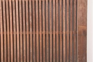 アンティーク建具　和製アンティーク　総ケヤキ材　風格漂う格子蔵戸(玄関戸、引き戸)(R-037160)