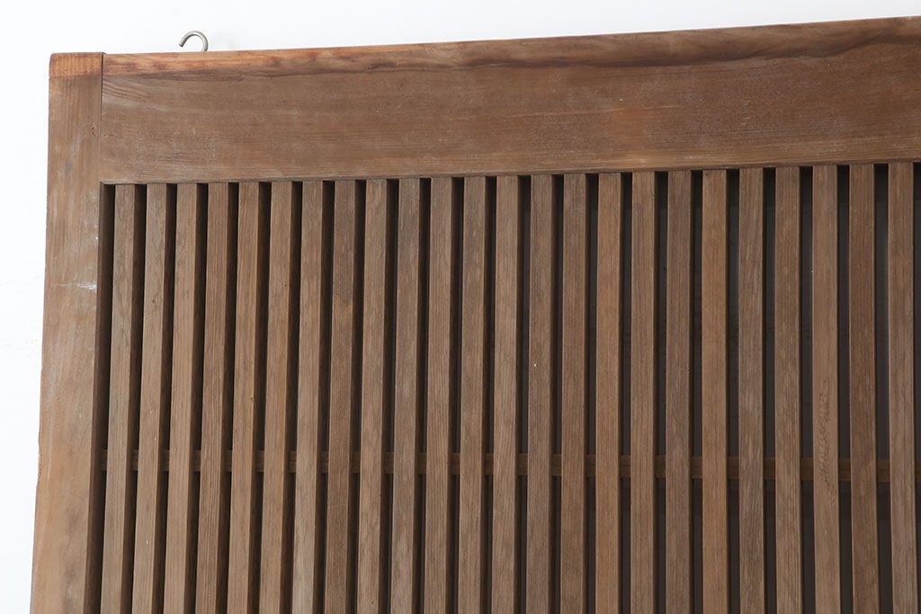 アンティーク建具　和製アンティーク　ヒノキ材　風格漂う格子蔵戸(玄関戸、引き戸)(R-037161)