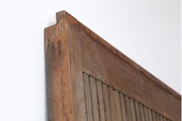 アンティーク建具　和製アンティーク　ヒノキ材　風格漂う格子蔵戸(玄関戸、引き戸)(R-037161)