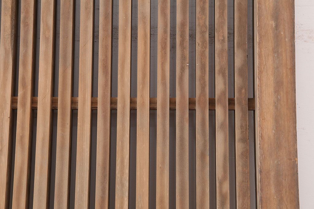 アンティーク建具　和製アンティーク　ヒノキ材　風格漂う格子蔵戸(玄関戸、引き戸)(R-037161)