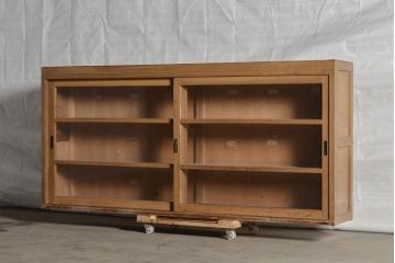 レトロ家具　昭和中期　レトロなデザインがおしゃれな木製キャビネット(戸棚、飾り棚、収納棚)(R-037165)