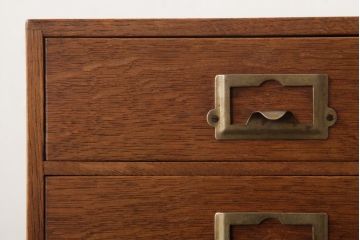 昭和レトロ家具　ナラ材　ネームプレート付き卓上サイズの小引き出し(小物収納)(R-037170)